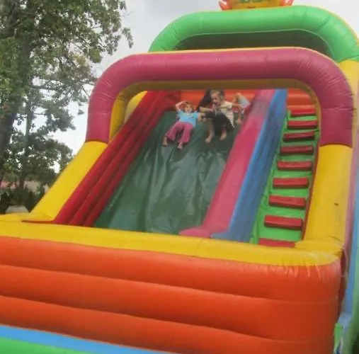 民宿 Goscinne Przystan Dębki